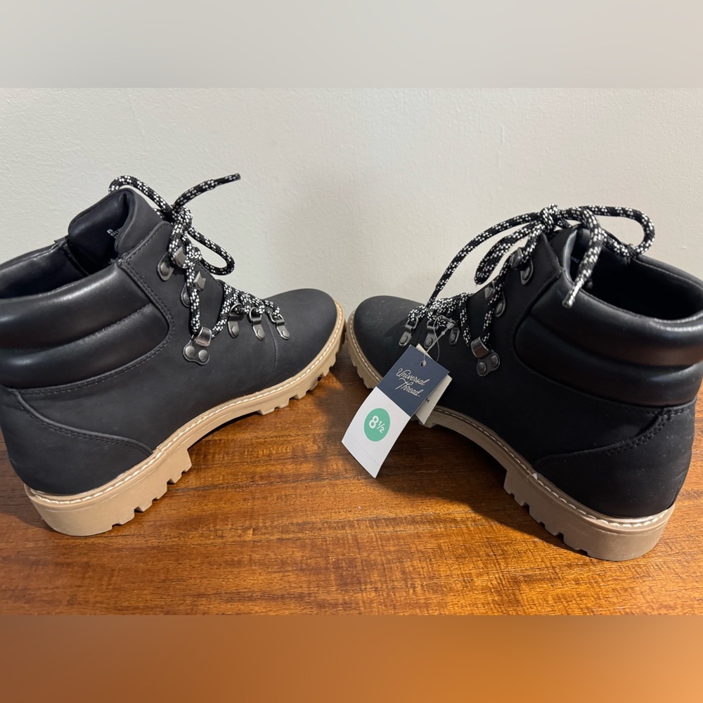 Universal Threads Boots - Picture 6 of 9